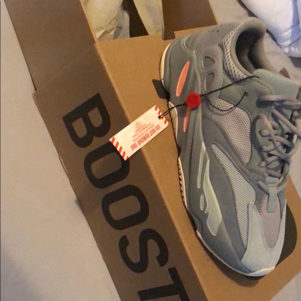 Yezzy boost 700 men’s 10 and half